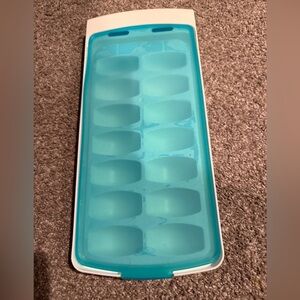 OXO No-Spill Ice Cube Tray